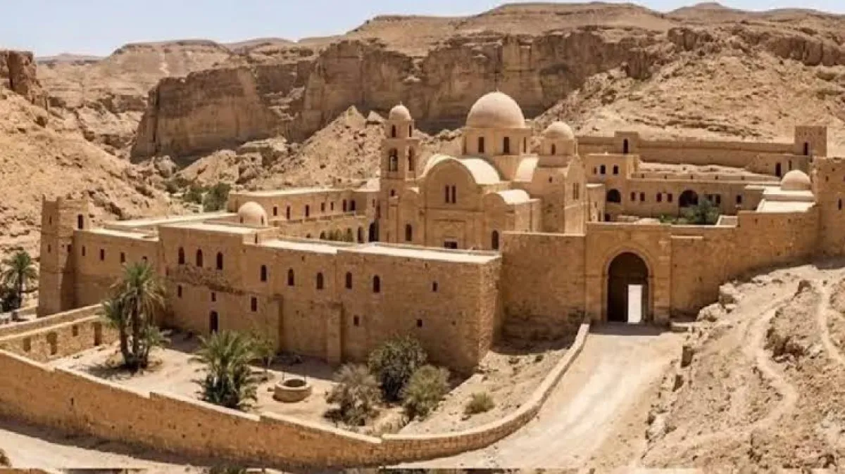 مصر.. إطلاق نار على رهبان دير كنسي
