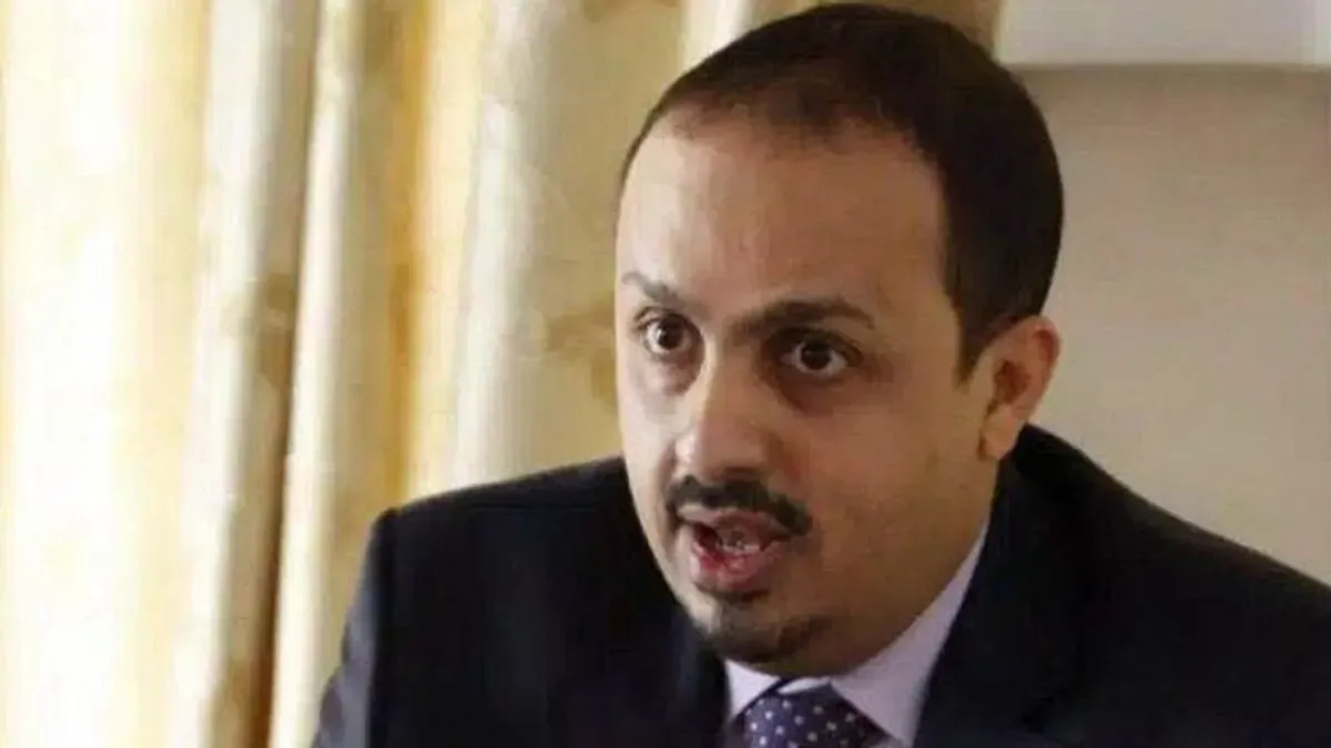 الإرياني: الحوثيون يحتجزون طائرة للصليب الأحمر وطاقمها في صنعاء