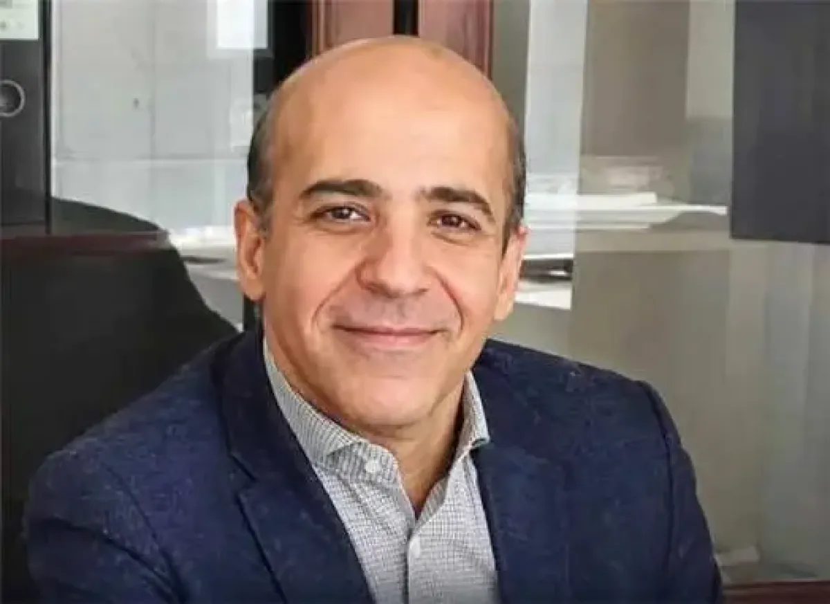 بعد 800 يوم من اختطافه.. الحوثيون يحيلون مسؤولاً صحياً للمحاكمة بصنعاء
