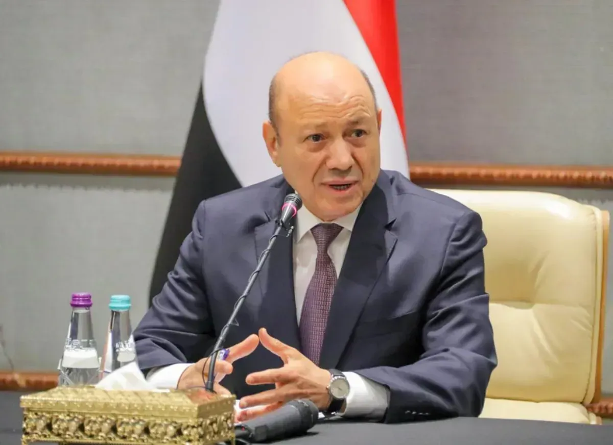 العليمي: اليمن لن يسمح لإيران بالسيطرة على باب المندب.. والحوثيون سيواجهون استنزافاً قاسياً