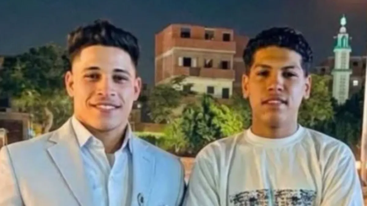 مأساة سائق إسعاف بمصر.. ذهب لإنقاذ مصابي حادث فوجد نجله الوحيد ونجل شقيقته بين الضحايا