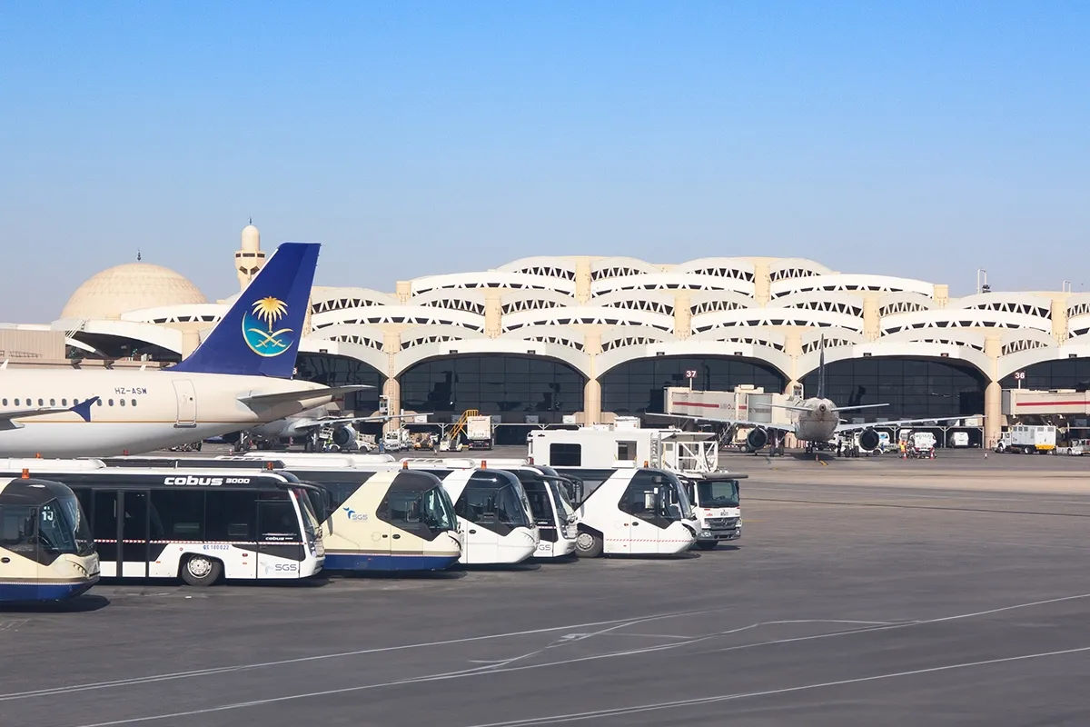 اضطراب حركة الطيران في الرياض.. إلغاء رحلات وتأخيرات