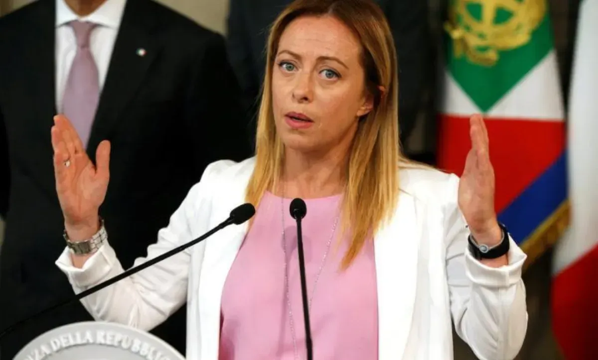 ميلوني: سنحظر النقاب بالمدارس ونفرض حدا للأجانب بالفصول